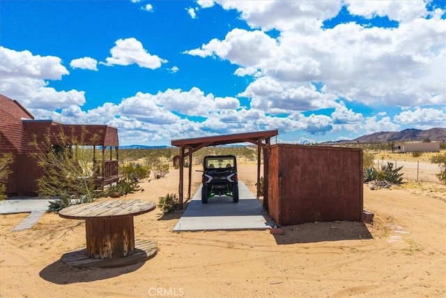 951 N Kuna Ave, Landers, CA 92285 - view of yard with a mountain view