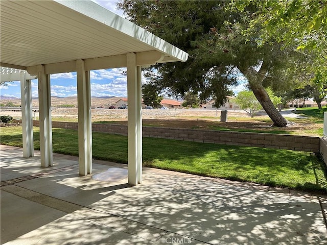 27813 Hummingbird Ln, Helendale, CA 92342 - view of patio