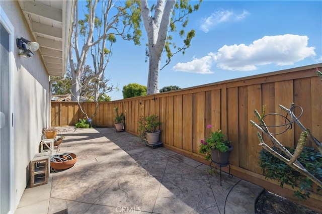 8292 Manifesto Cir, Huntington Beach, CA 92646 - view of patio featuring a fenced backyard