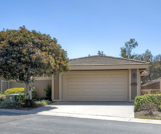 29839 Circle R Creek Ln, Escondido, CA 92026 - garage featuring concrete driveway