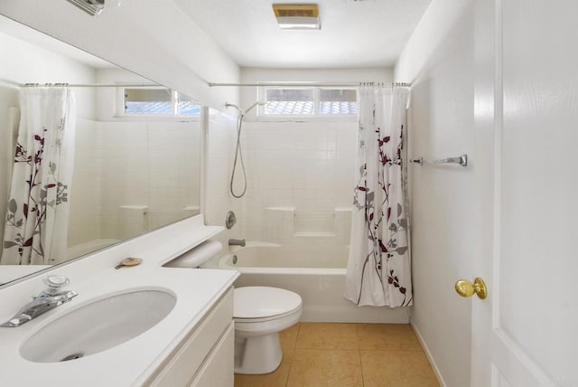 full bath with toilet, baseboards, shower / tub combo with curtain, tile patterned flooring, and vanity