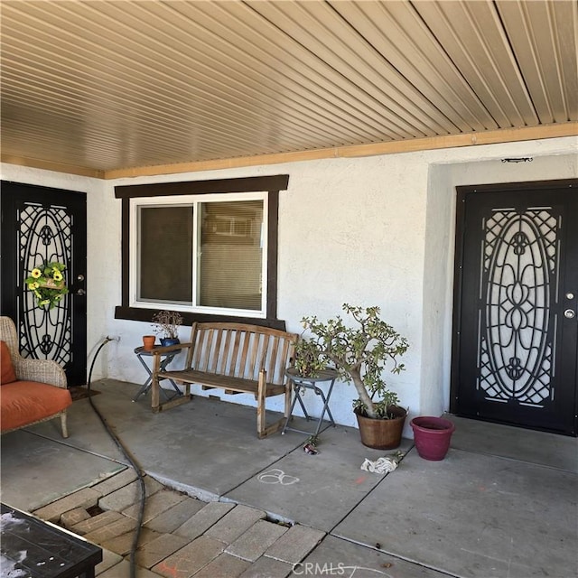 15433 Idaho Ln, Apple Valley, CA 92307 - entrance to property featuring stucco siding