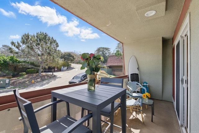 1562 Camino Del Mar Unit 639, Del Mar, CA 92014 - balcony featuring outdoor dining space
