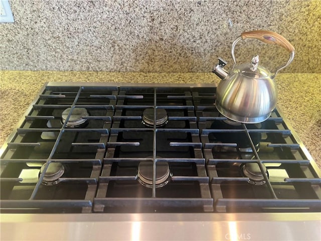4069 Nancy Cir, Corona, CA 92881 - kitchen view of range