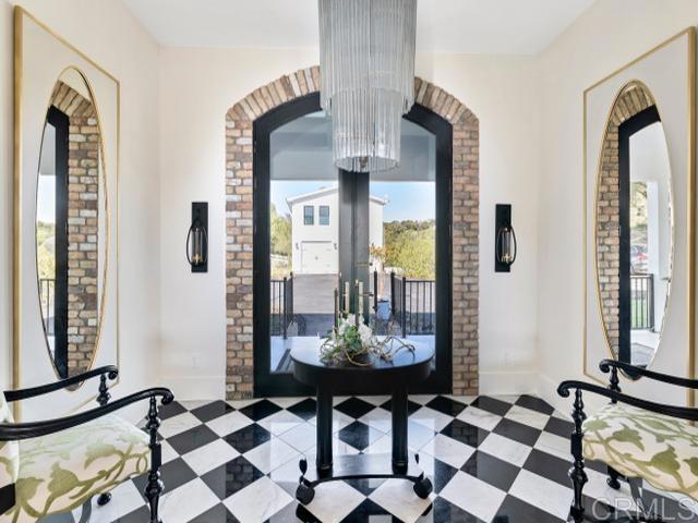 2255 Via Dulcea, Fallbrook, CA 92028 - foyer with baseboards