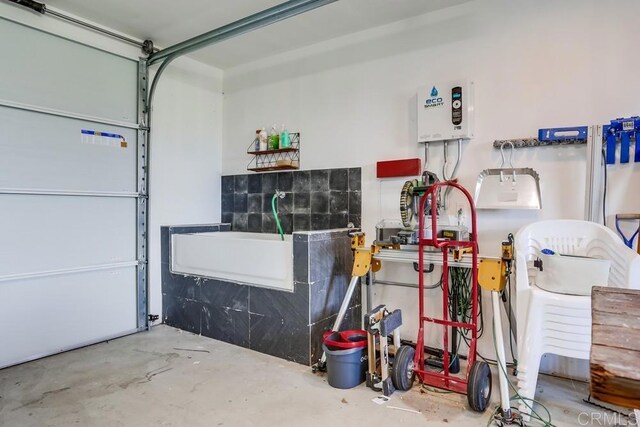 2255 Via Dulcea, Fallbrook, CA 92028 - view of garage