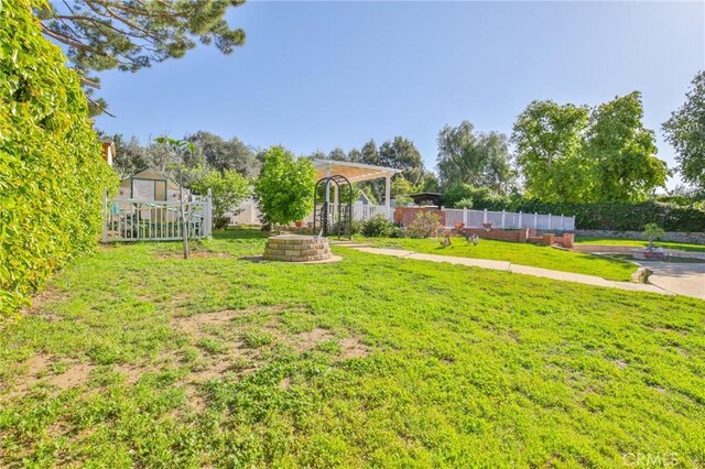 13720 Woodcock Ave, Sylmar, CA 91342 - view of yard