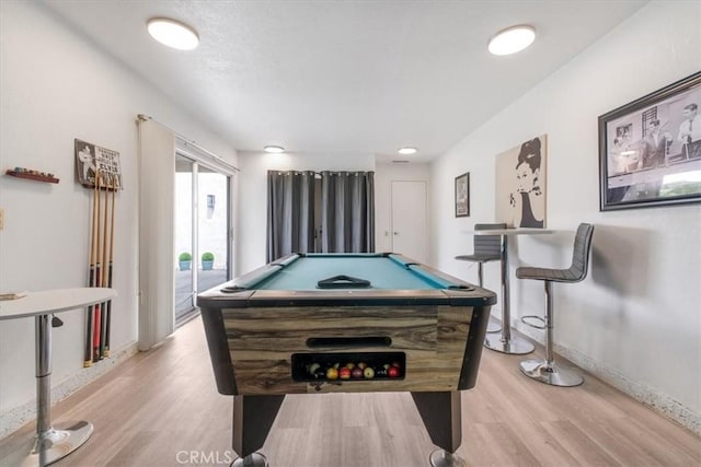 1692 Fairway Cir, Palm Springs, CA 92264 - playroom with baseboards, light wood-style flooring, and pool table