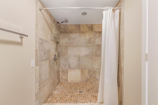 1692 Fairway Cir, Palm Springs, CA 92264 - bathroom featuring a shower stall