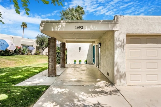 1692 Fairway Cir, Palm Springs, CA 92264 - exterior space with a yard and stucco siding