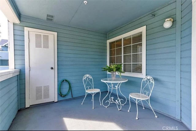 view of patio featuring covered porch