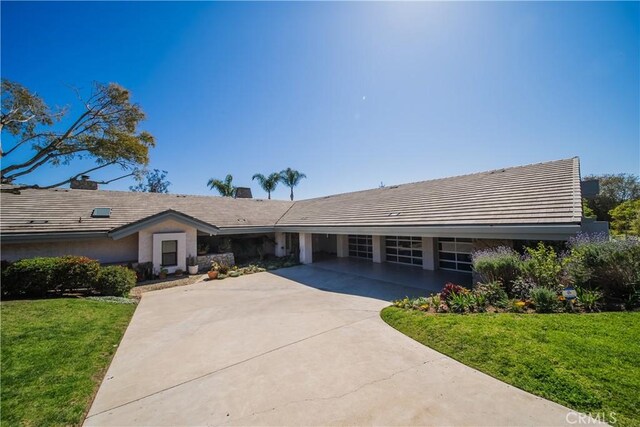 166 Alviso Dr, Camarillo, CA 93010 - ranch-style house featuring a front yard and a tile roof