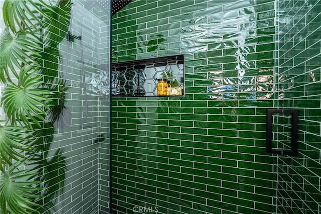 23325 La Crescenta Unit D, Mission Viejo, CA 92691 - bathroom view of brick siding and tiled shower