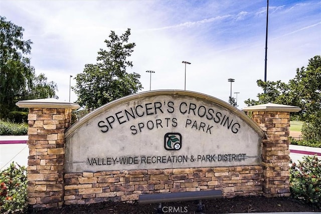 30580 Hawkscrest Rd, Murrieta, CA 92563 - view of community / neighborhood sign