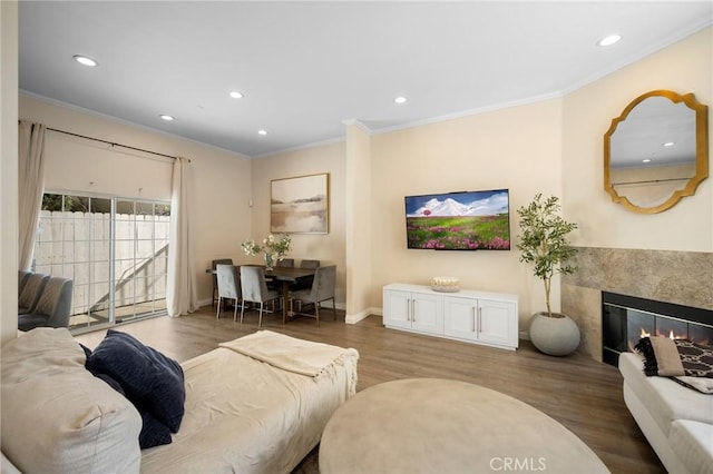 2256 Montrose Ave Unit 14, Montrose, CA 91020 - living room featuring ornamental molding, recessed lighting, and wood finished floors