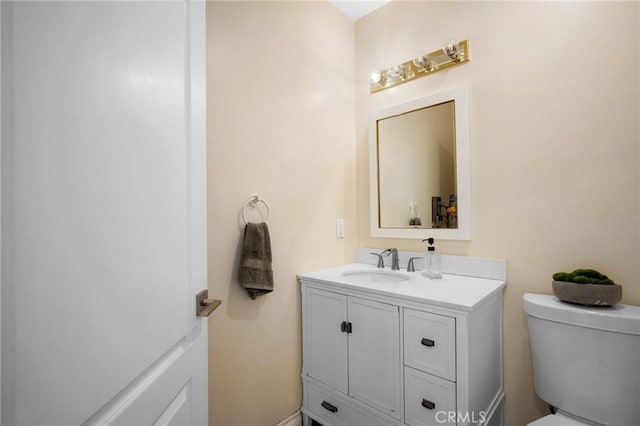 2256 Montrose Ave Unit 14, Montrose, CA 91020 - bathroom with vanity and toilet