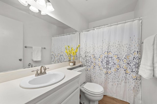 1579 Apache Dr Unit E, Chula Vista, CA 91910 - full bath with vanity and curtained shower