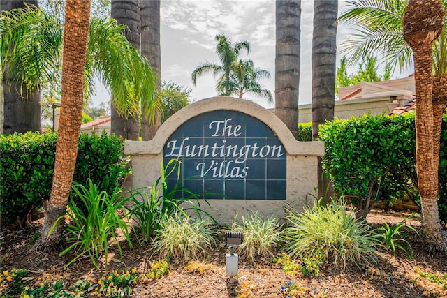 view of community / neighborhood sign