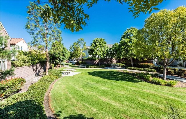 98 Hinterland Way, Ladera Ranch, CA 92694 - view of property's community featuring fence and a lawn