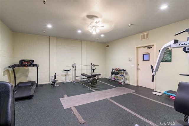workout room with visible vents and recessed lighting