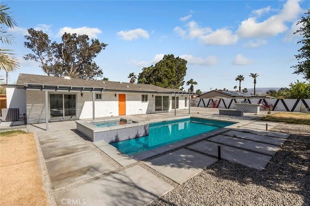 2175 N Sandra Rd, Palm Springs, CA 92262 - view of swimming pool featuring an in-ground hot tub, a patio area, and a fenced backyard
