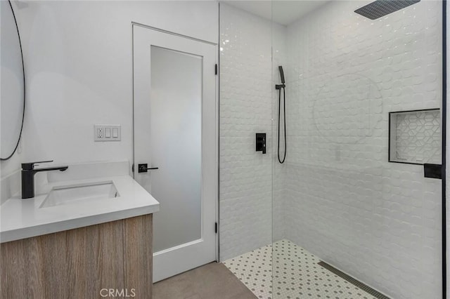 2175 N Sandra Rd, Palm Springs, CA 92262 - full bathroom featuring a tile shower and vanity