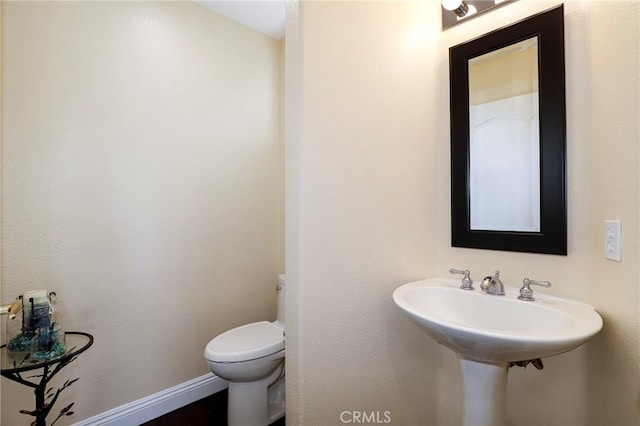608 Chaparral Ct, Altadena, CA 91001 - bathroom featuring toilet