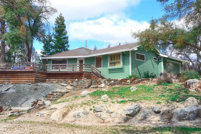 40957 Shandee Ln, Ahwahnee, CA 93601 - ranch-style house featuring a deck