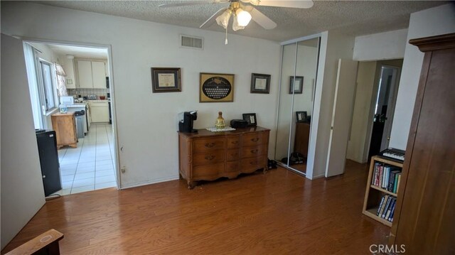 27636 Sequoia Glen Dr, Valencia, CA 91354 - photo 6
