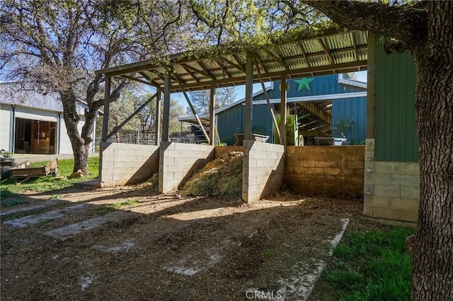 14134 Serpentine Farm Ln, Grass Valley, CA 95949 - view of yard with an outdoor structure