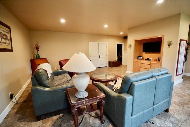 14134 Serpentine Farm Ln, Grass Valley, CA 95949 - living room with recessed lighting and baseboards