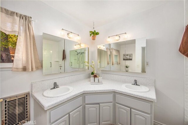 30993 Palo Alto Dr, Redlands, CA 92373 - bathroom featuring double vanity