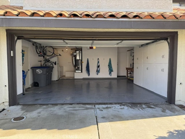 2244 Cannes Sq, Oxnard, CA 93035 - garage featuring water heater