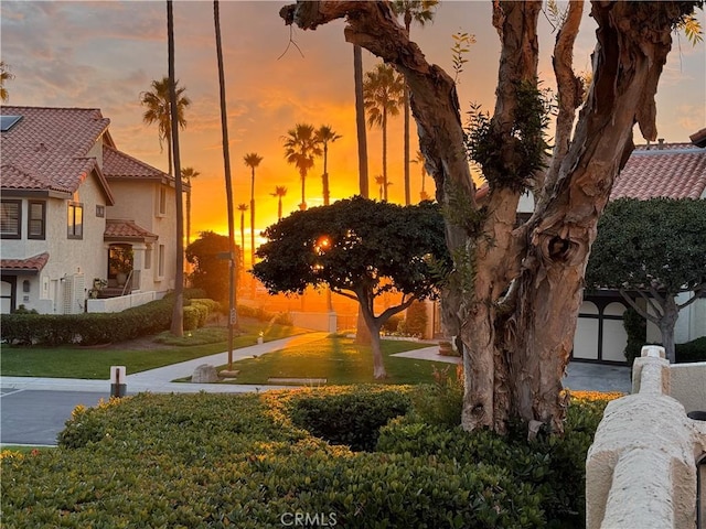 2244 Cannes Sq, Oxnard, CA 93035 - view of home's community featuring a yard