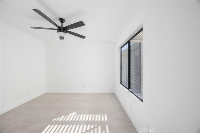 1910 Grand Bahama Dr E, Palm Springs, CA 92264 - unfurnished room featuring a ceiling fan and baseboards