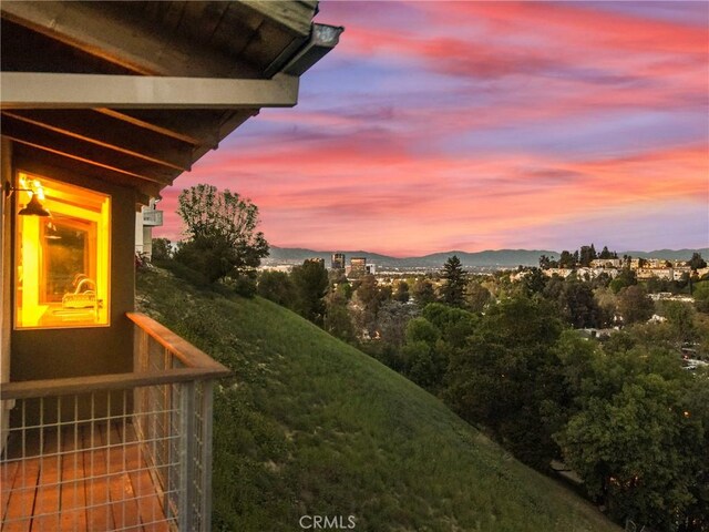 5084 Llano Dr, Woodland Hills, CA 91364 - photo 18