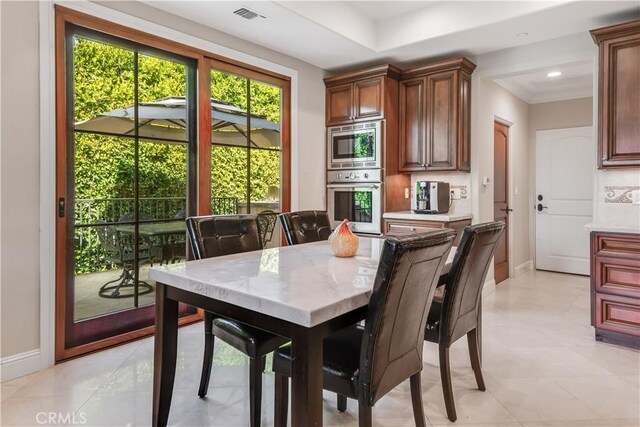 1217 Granvia Altamira, Palos Verdes Estates, CA 90274 - dining area featuring baseboards, visible vents, and recessed lighting