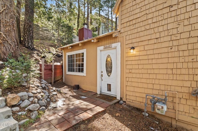 23624 Scenic Dr, Crestline, CA 92325 - entrance to property with a chimney