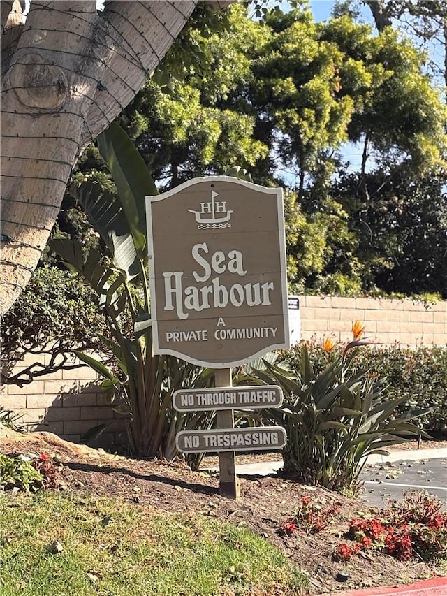 17114 Bluewater Ln Unit 141, Huntington Beach, CA 92649 - view of community sign