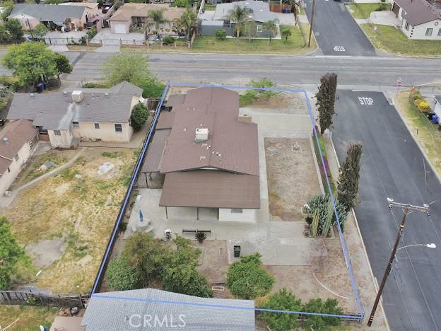 birds eye view of property featuring a residential view
