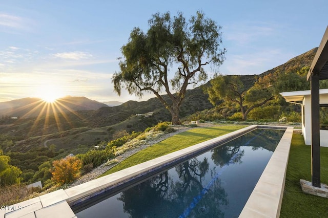 1417 Foothill Rd, Ojai, CA 93023 - swimming pool featuring a mountain view