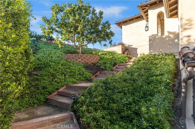 121 Avenida Pizarro, San Clemente, CA 92672 - view of yard with stairs