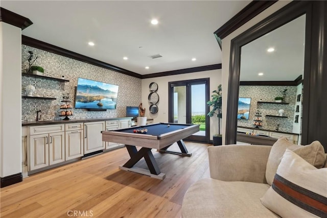 121 Avenida Pizarro, San Clemente, CA 92672 - recreation room featuring crown molding, wet bar, light wood-style flooring, billiards table, and recessed lighting