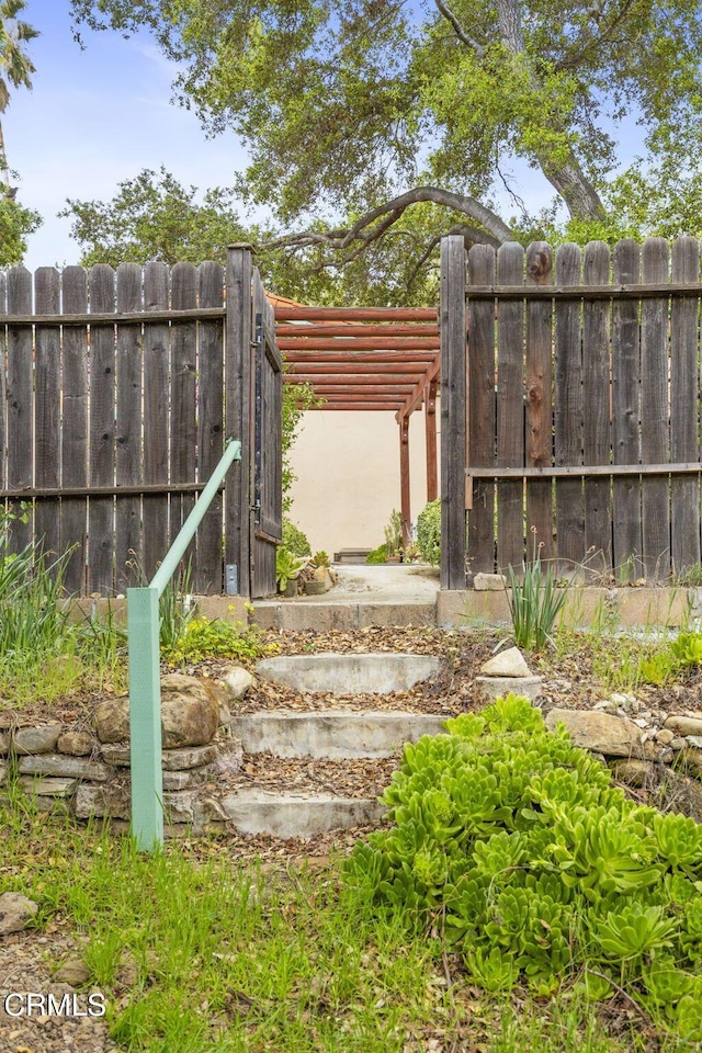 308 Topa Topa Dr, Ojai, CA 93023 - view of yard featuring fence