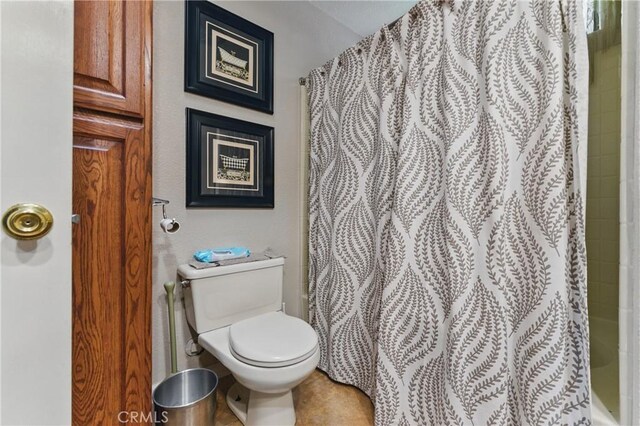 20130 Monte Vista Rd, Apple Valley, CA 92308 - bathroom with shower / bath combo and toilet