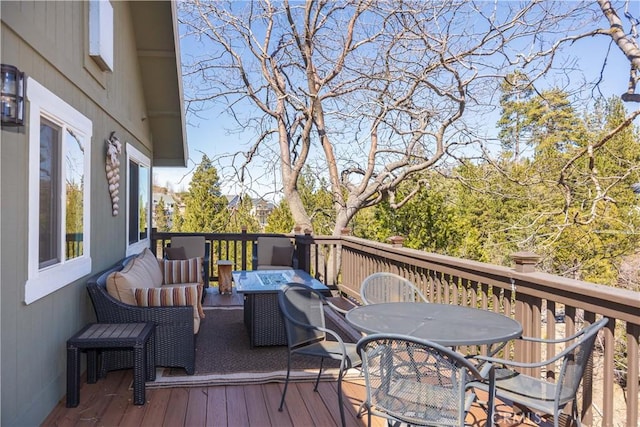813 Brentwood Dr, Lake Arrowhead, CA 92352 - deck with outdoor dining area and outdoor lounge area