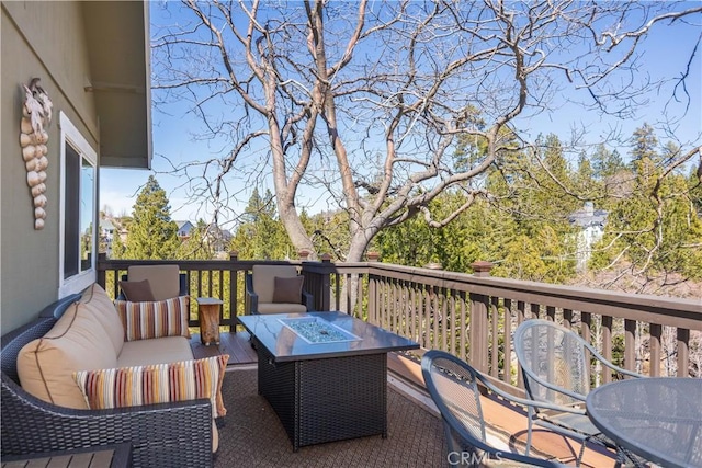 813 Brentwood Dr, Lake Arrowhead, CA 92352 - deck with an outdoor living space with a fire pit