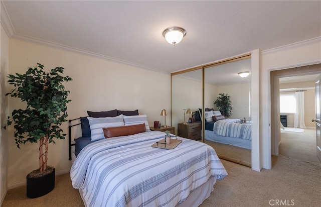 6528 Abbottswood Dr, Rancho Palos Verdes, CA 90275 - bedroom with light carpet, a closet, and crown molding
