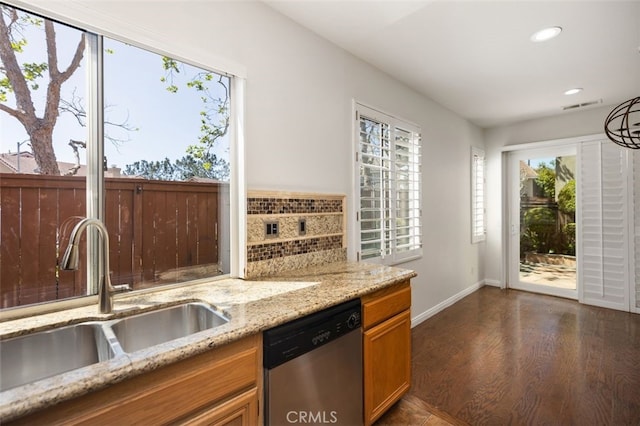 8 Carey Ct, Aliso Viejo, CA 92656 - kitchen with recessed lighting, backsplash, dishwasher, visible vents, and a sink