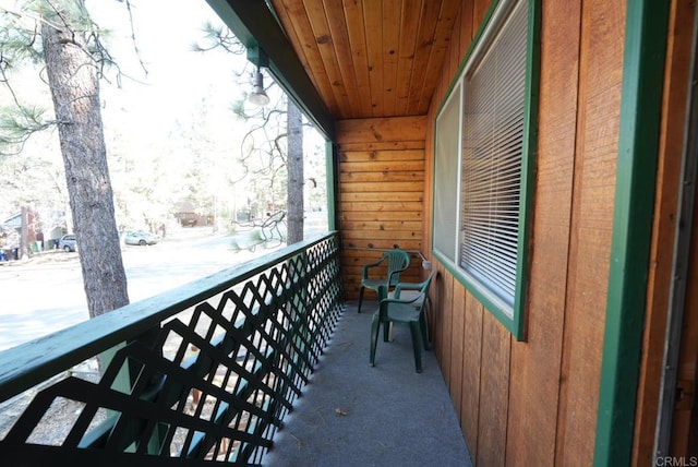 206 Cedar Ln, Sugarloaf, CA 92386 - view of balcony
